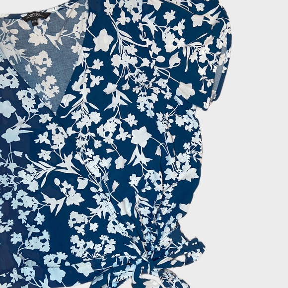 Tulip Sleeve Wrap Top - Picture 7 of 7